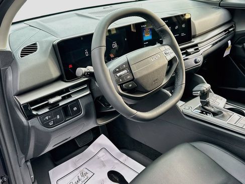Certified 2026 Kia Sportage EX FWD image 9