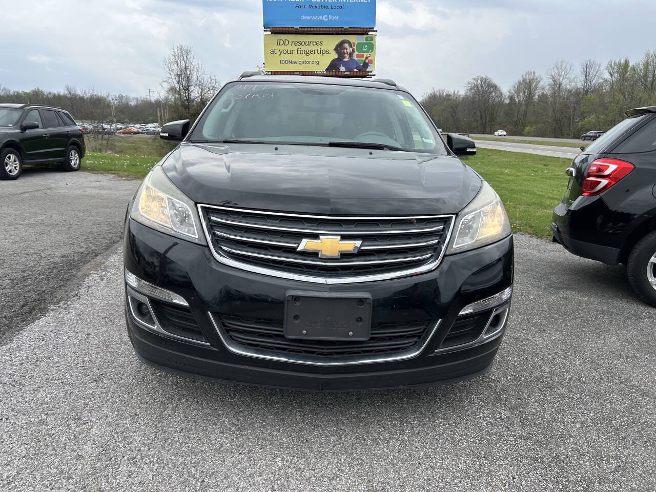 Used 2017 Chevrolet Traverse LT w/ Style and Technology Package FWD image 8