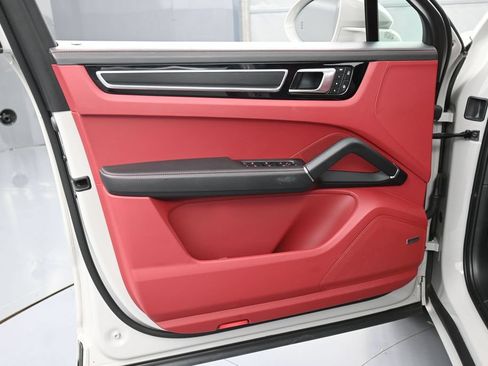 Certified 2023 Porsche Cayenne GTS AWD/4WD image 15