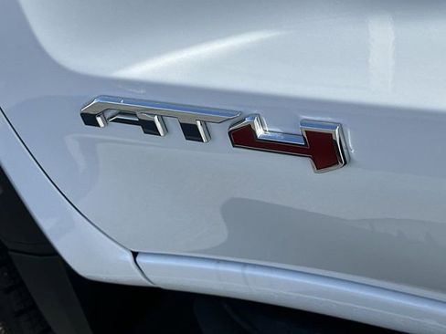New 2026 GMC Sierra 1500 AT4 w/ AT4 Premium Package AWD/4WD image 32