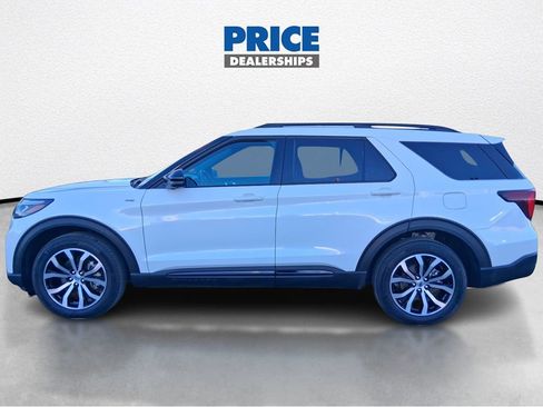 Used 2025 Ford Explorer ST-Line image 8