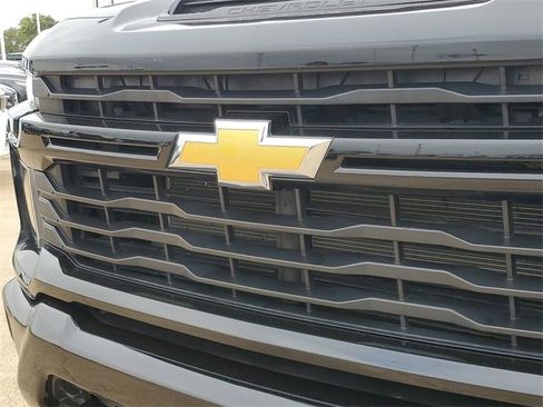 Certified 2024 Chevrolet Silverado 2500 Custom image 30