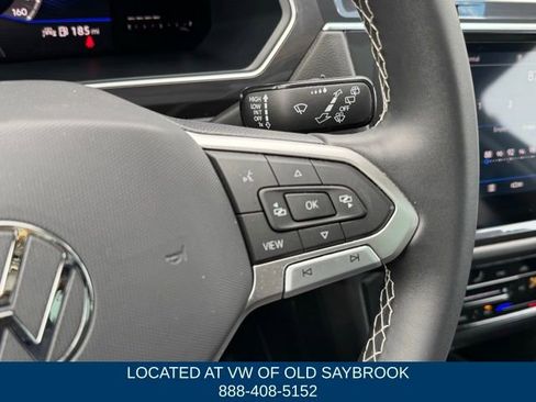 Certified 2023 Volkswagen Tiguan SE w/ Panoramic Sunroof Package AWD/4WD image 40