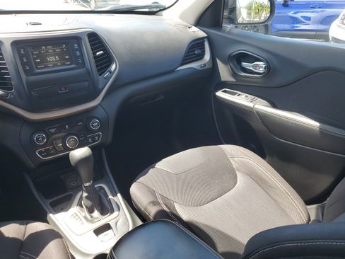 Used 2015 Jeep Cherokee Latitude image 30