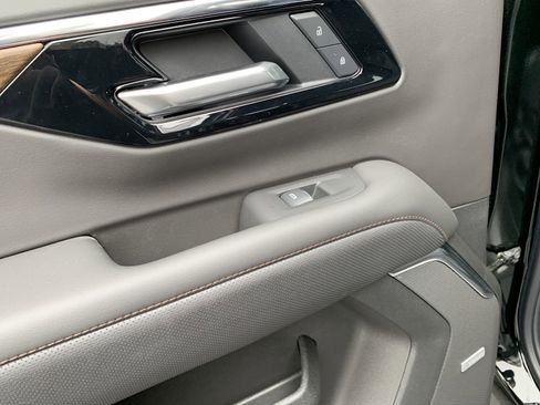 New 2025 Chevrolet Tahoe High Country w/ Sun And Tow Package image 25