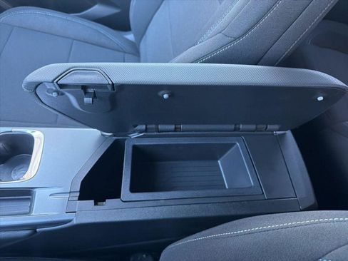 New 2026 Chevrolet Equinox EV LT image 18