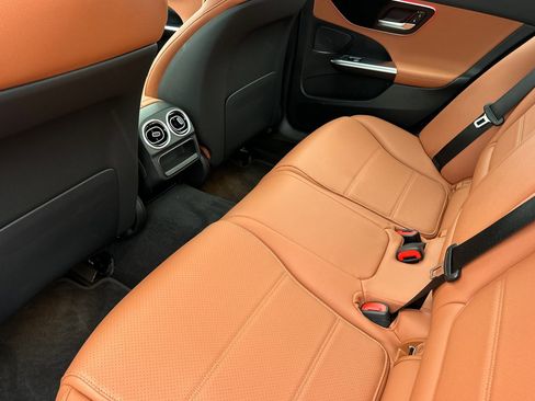 Used 2022 Mercedes-Benz C 300 4MATIC Sedan image 12