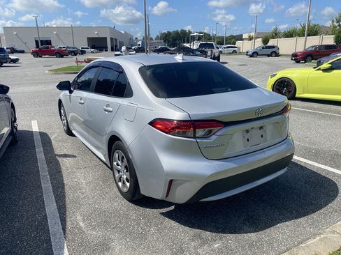 Used 2021 Toyota Corolla LE FWD image 20