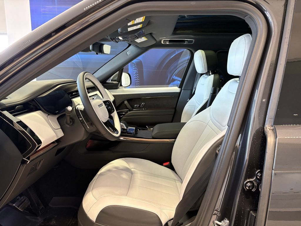 New 2026 Land Rover Range Rover Sport Dynamic SE AWD/4WD image 11