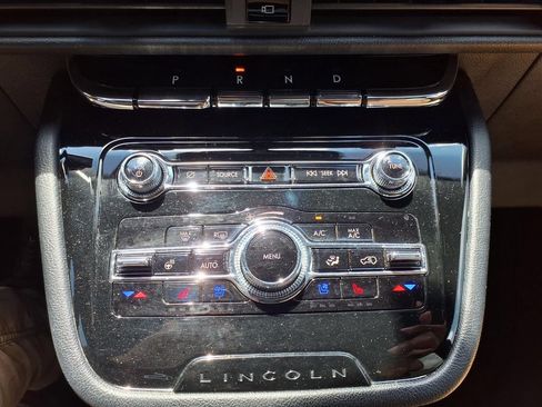 Used 2022 Lincoln Corsair Reserve AWD/4WD image 12