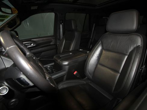 Used 2021 Chevrolet Tahoe Z71 w/ Z71 Signature Package image 4
