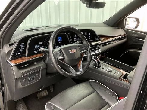 Used 2021 Cadillac Escalade Premium Luxury w/ Performance Package AWD/4WD image 17