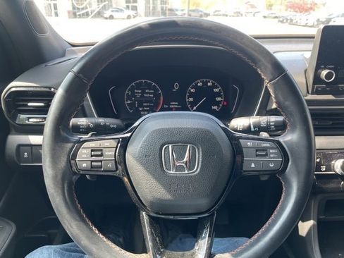 Used 2023 Honda Pilot Sport image 21