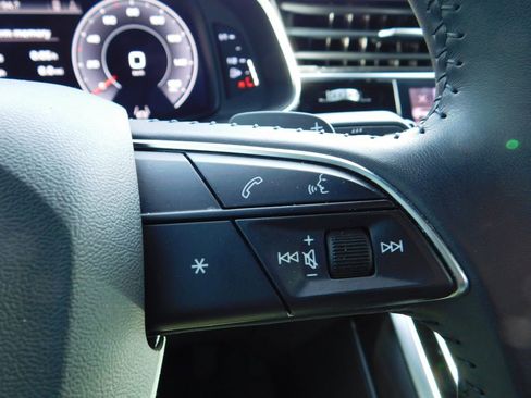 Used 2019 Audi Q8 Prestige image 26