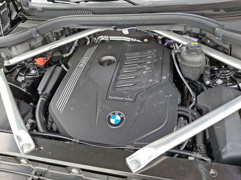 Used 2022 BMW X5 xDrive40i w/ Premium Package AWD/4WD image 31