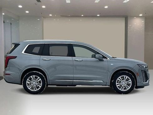 Certified 2025 Cadillac XT6 Luxury AWD/4WD image 5