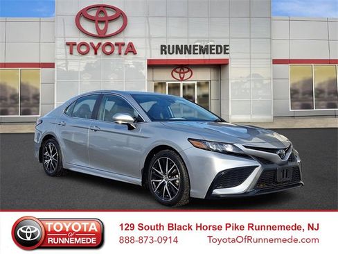 Certified 2023 Toyota Camry SE image 1