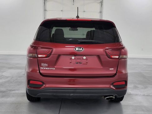 Used 2019 Kia Sorento LX image 8