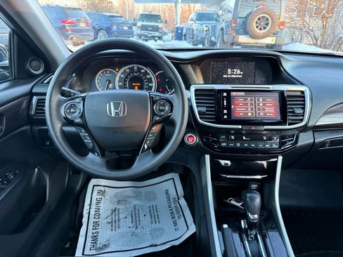 Used 2017 Honda Accord EX image 15