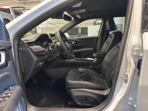 New 2025 Jeep Compass Latitude w/ Sun & Sound Group image 5