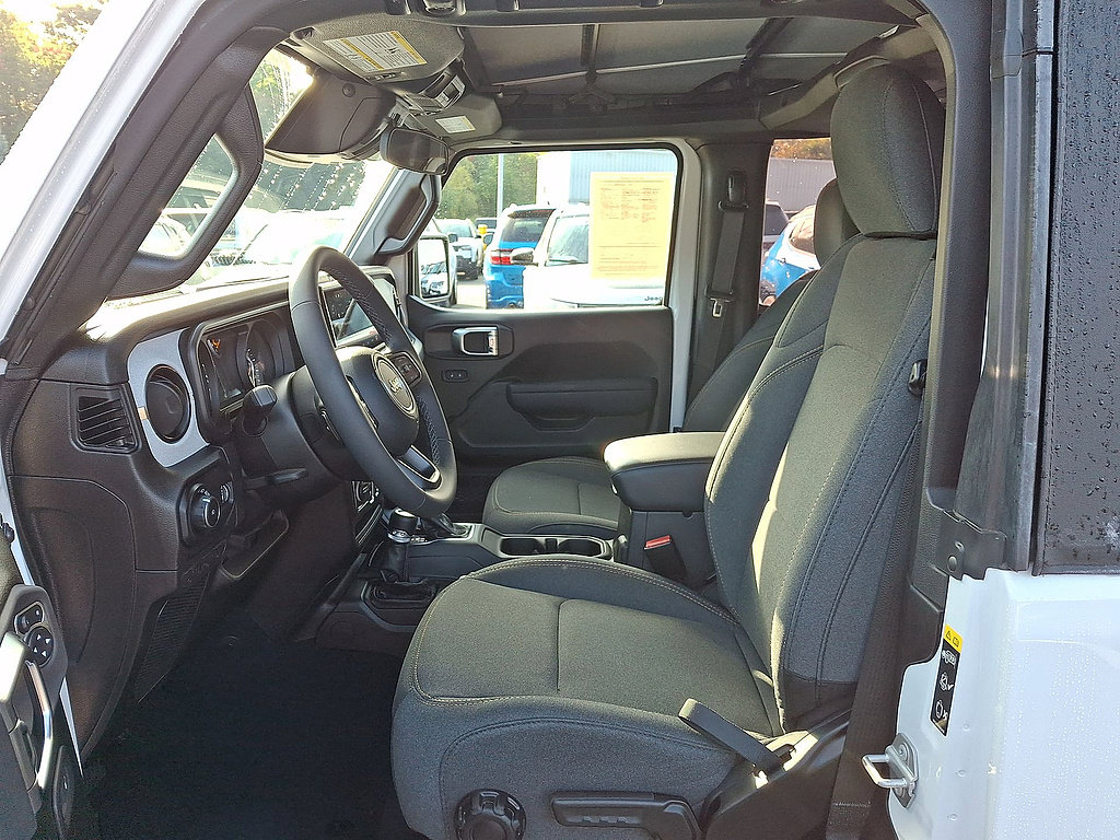 Certified 2025 Jeep Wrangler Sport AWD/4WD image 11