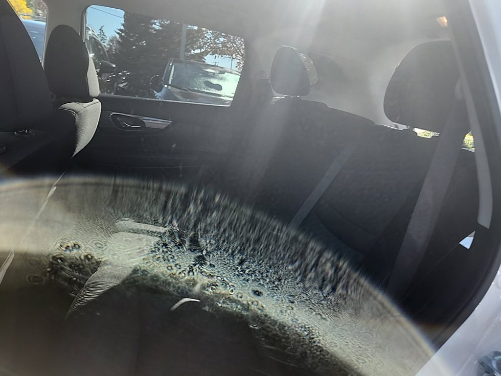 Used 2018 Nissan Rogue SV AWD/4WD image 25