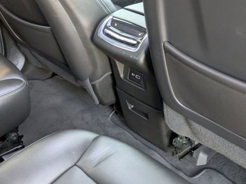 Used 2023 Cadillac XT6 Premium Luxury w/ Technology Package image 31