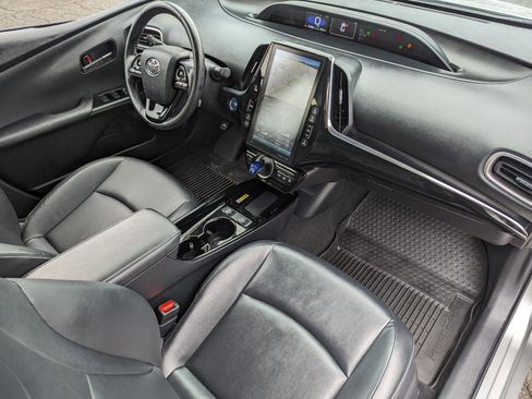 Used 2022 Toyota Prius Prime XLE image 27