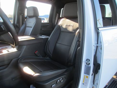 Certified 2024 GMC Sierra 3500 Denali w/ Denali Reserve Package image 20