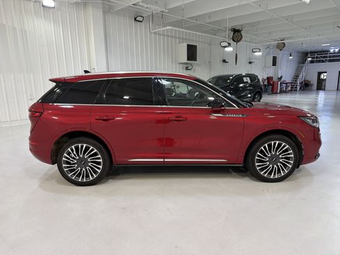 Used 2022 Lincoln Corsair AWD w/ Equipment Group 101A image 6