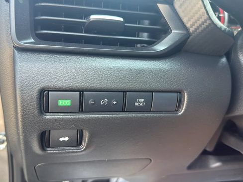 Used 2025 Nissan Sentra S FWD image 13