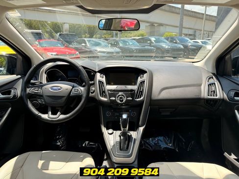 Used 2017 Ford Focus Titanium FWD image 37
