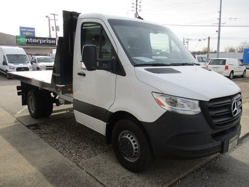 Used 2023 Mercedes-Benz Sprinter 4500 image 3