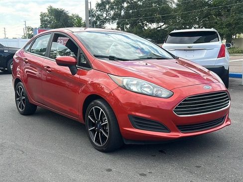 Used 2018 Ford Fiesta SE FWD image 4