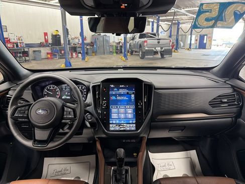 Used 2025 Subaru Forester Touring AWD/4WD image 16