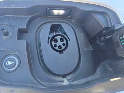 New 2025 Audi A6 e-tron Ultra image 13