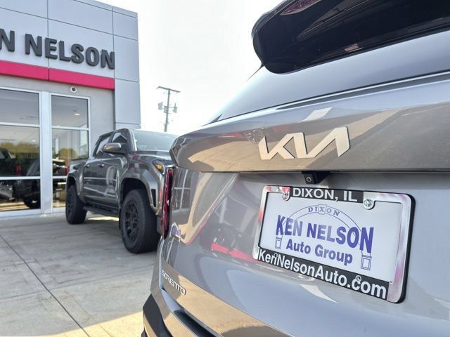 Used 2025 Kia Sorento EX AWD/4WD image 10