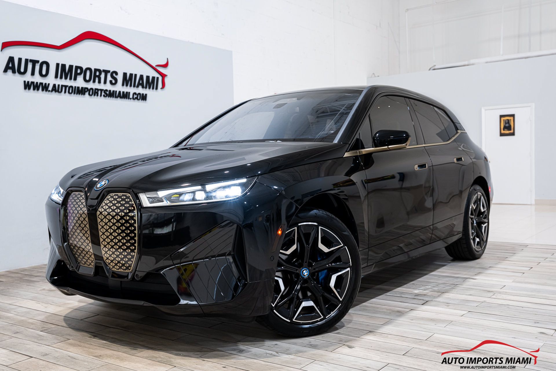 Used 2024 BMW iX xDrive50 w/ Sport Package AWD/4WD image 84