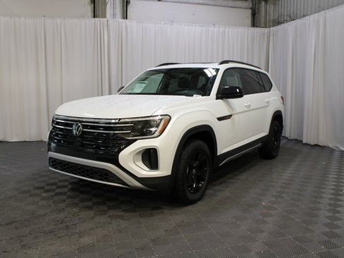 New 2026 Volkswagen Atlas Peak Edition image 31