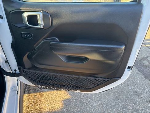 Used 2024 Jeep Gladiator Mojave image 12