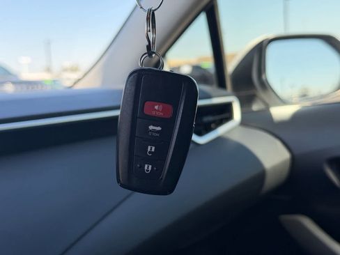 Used 2020 Toyota Corolla LE w/ Carpet Mat Package (TMS) FWD image 26