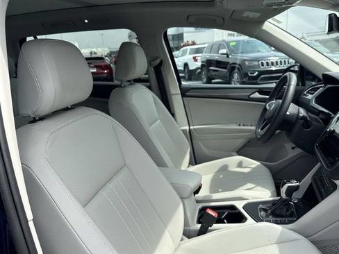 Used 2024 Volkswagen Tiguan SE FWD image 18