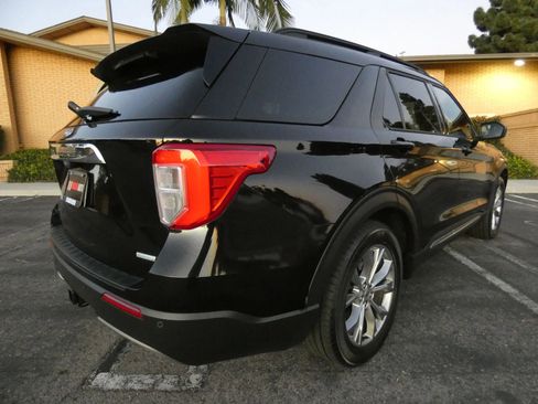 Used 2020 Ford Explorer XLT w/ Equipment Group 202A image 8