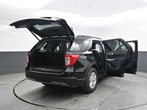 Used 2023 Ford Explorer XLT w/ Equipment Group 202A AWD/4WD image 46