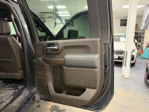 Used 2022 GMC Sierra 3500 Denali AWD/4WD image 40