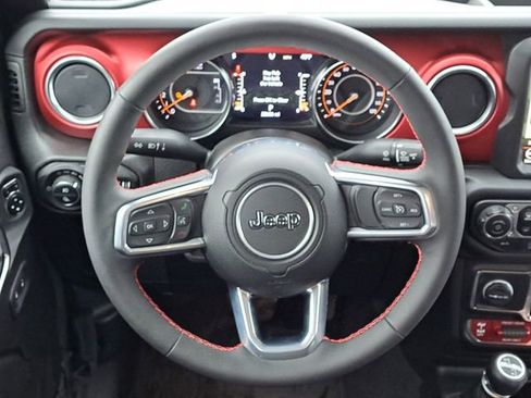 Used 2023 Jeep Gladiator Rubicon w/ Cold Weather Group image 23