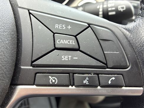 Used 2021 Nissan Rogue Sport SV image 37