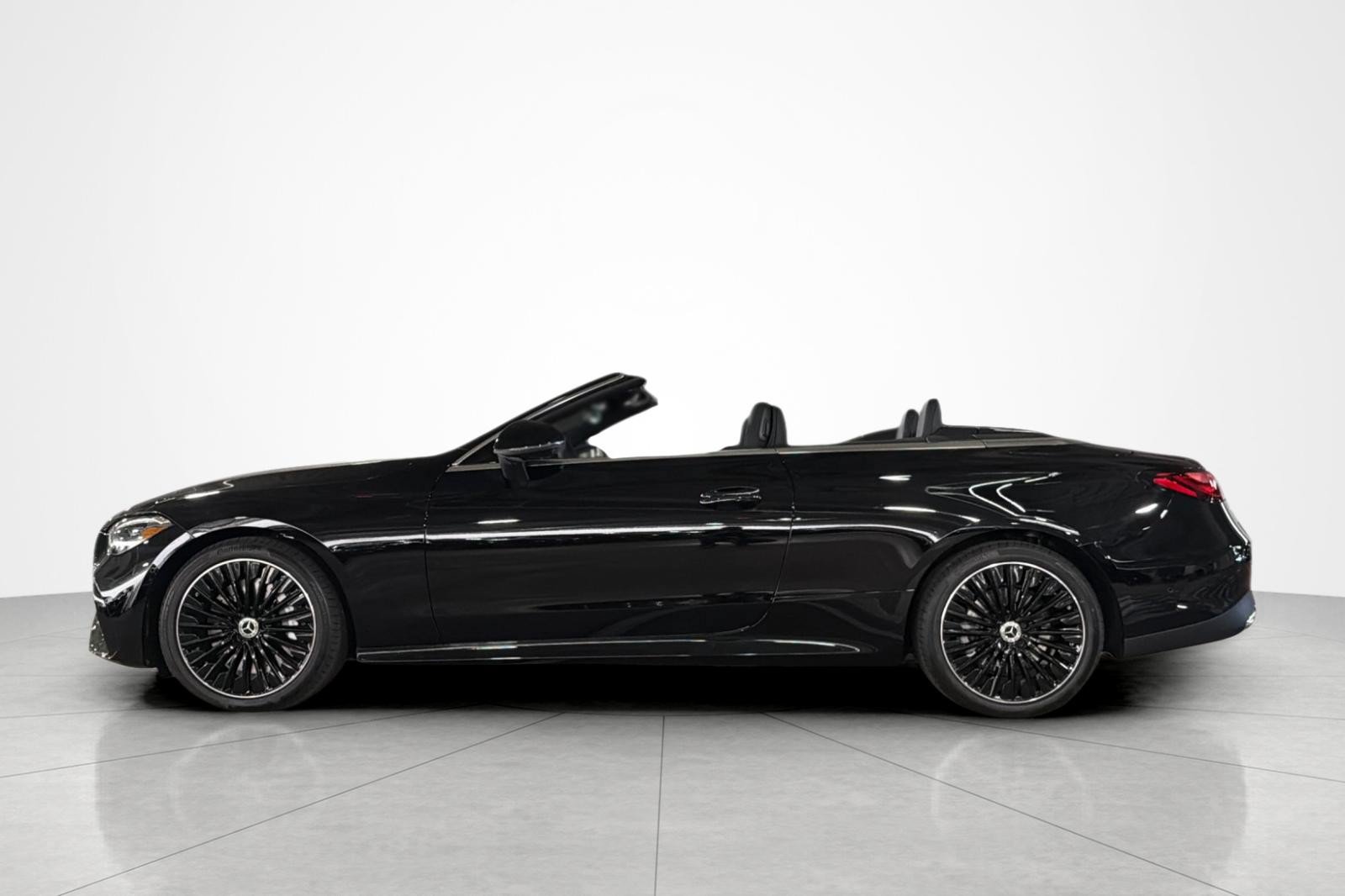 New 2027 Mercedes-Benz CLE 450 4MATIC Cabriolet image 2