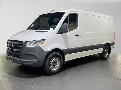 Used 2025 Mercedes-Benz Sprinter 2500 image 8
