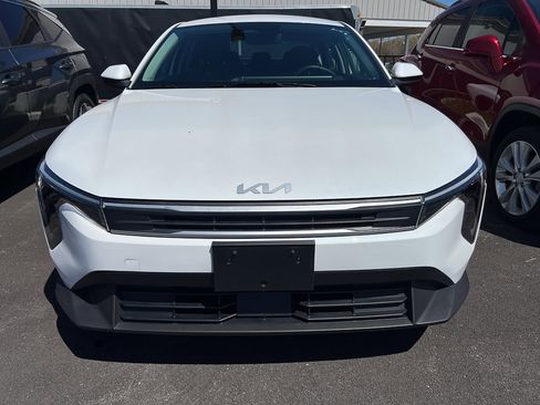 Used 2025 Kia K4 LX image 8